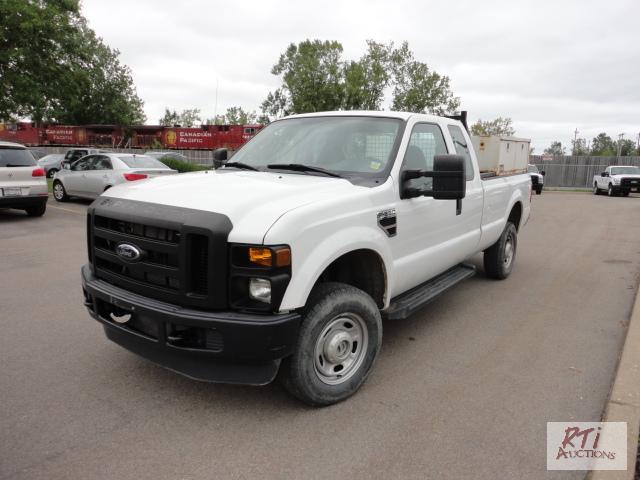 lot 1 image: 2009 Ford F350SD 4WD Super Cab pickup, VIN# 1...