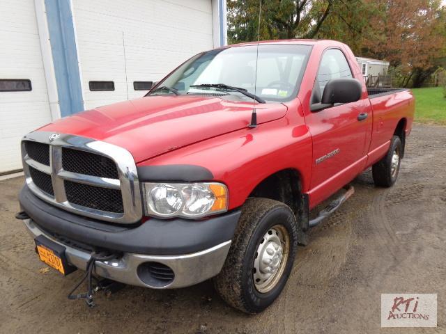 lot 11 image: 2004 Dodge 2500 4WD Reg. Cab Pickup Truck, VI...