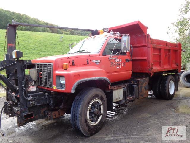 lot 43 image: 1994 GMC TOPKICK SA PlowDump Truck, VIN 1G...