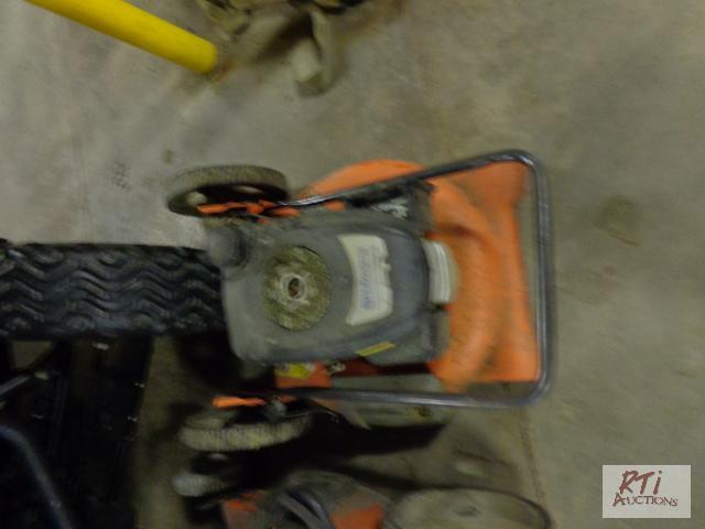 lot 59 image: 6 Push Mowers (Parts only - Husqvarna and oth...