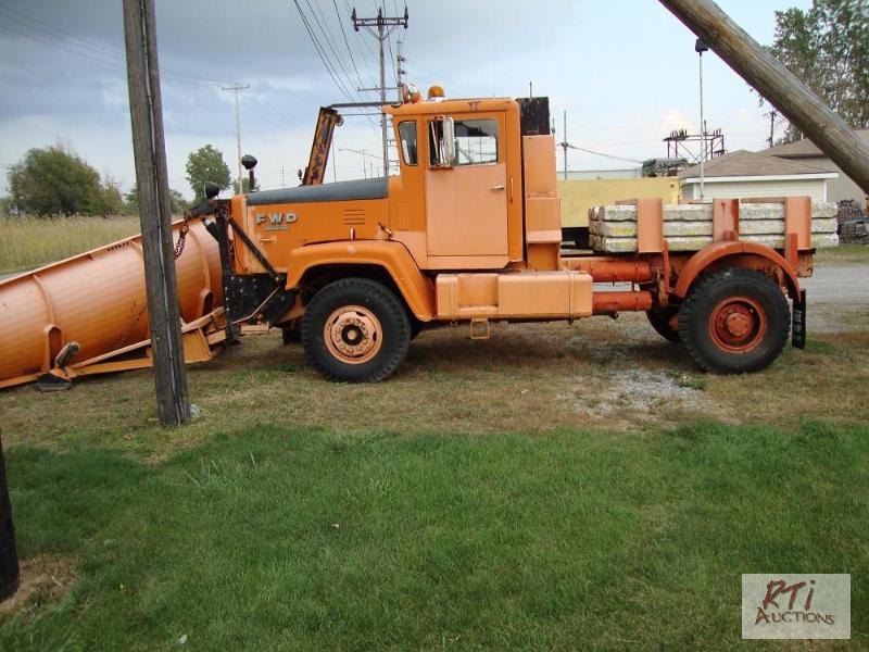 lot 7 image: 1971 FWD 4 wheel drive, VIN 745184. Cummins ...