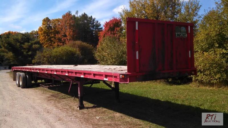 lot 12 image: 1984 Great Dane flatbed trailer, 48 ft, 102 i...