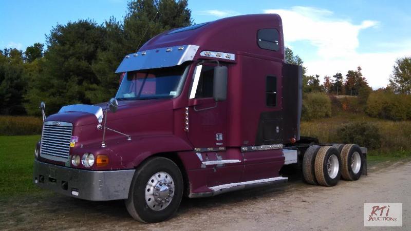lot 3 image: 2000 Freightliner Century Class road tractor,...