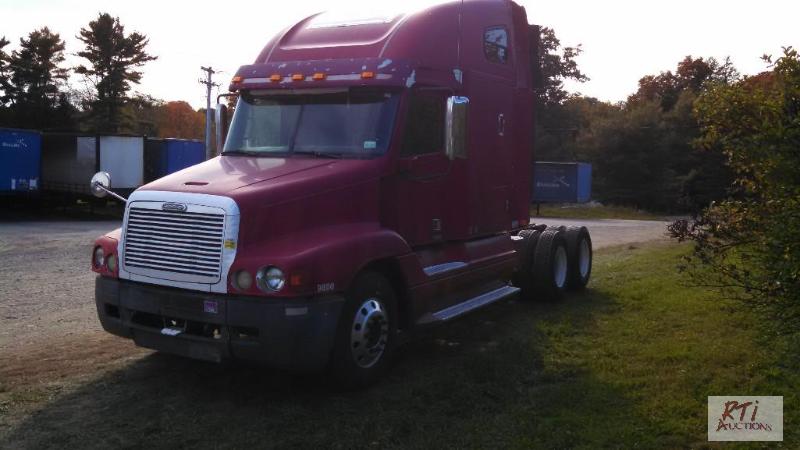 lot 7 image: 1997 Freightliner Century Class road tractor,...