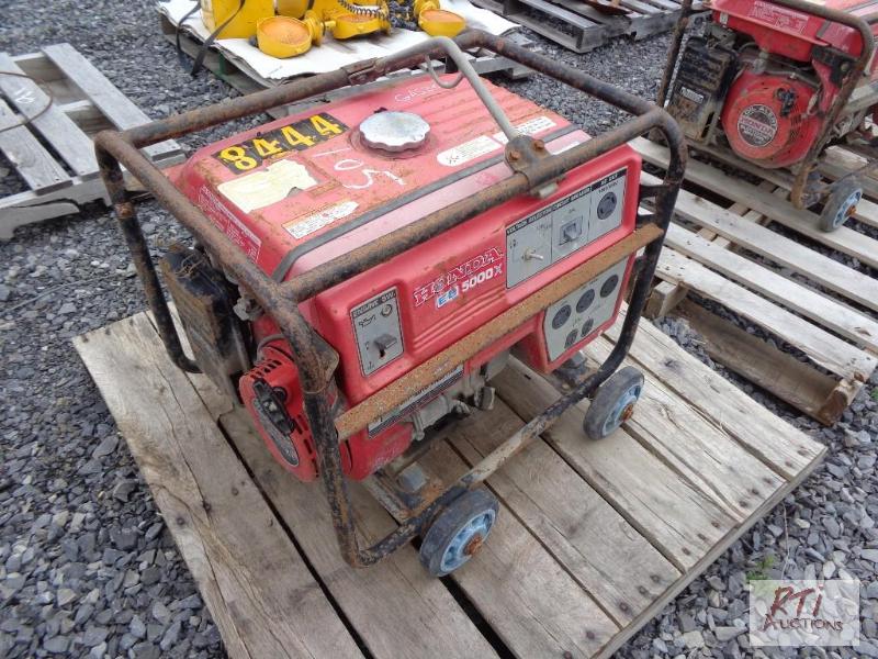 lot 104 image: Honda EB 5000X generator...