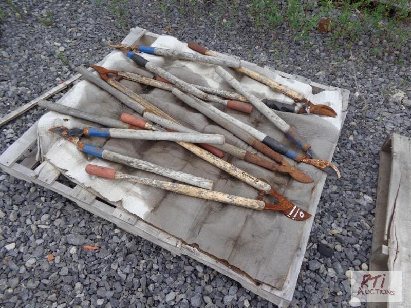 lot 110 image: Pruning nippers...