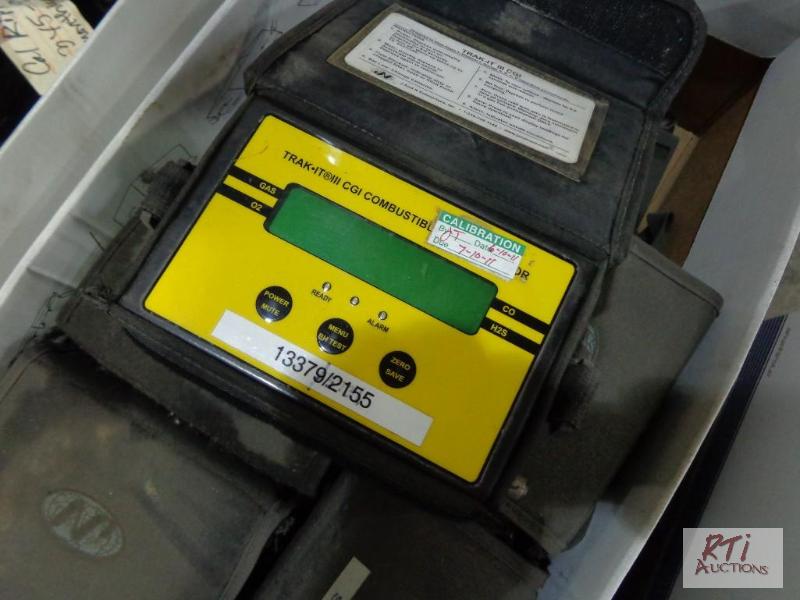 lot 51 image: (11) Trek IT III CGI combustible gas meter (s...
