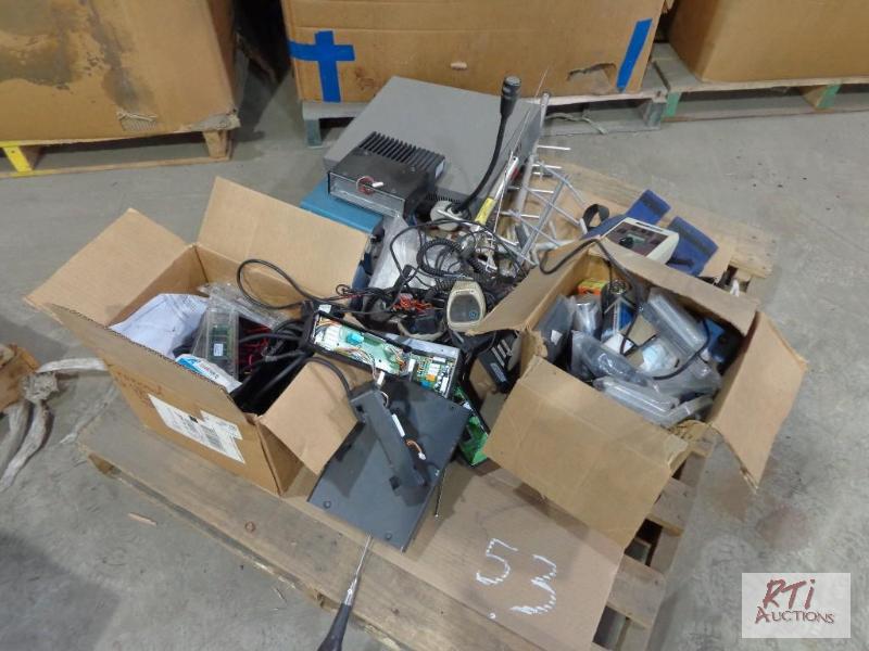 lot 53 image: radio parts &amp pieces...