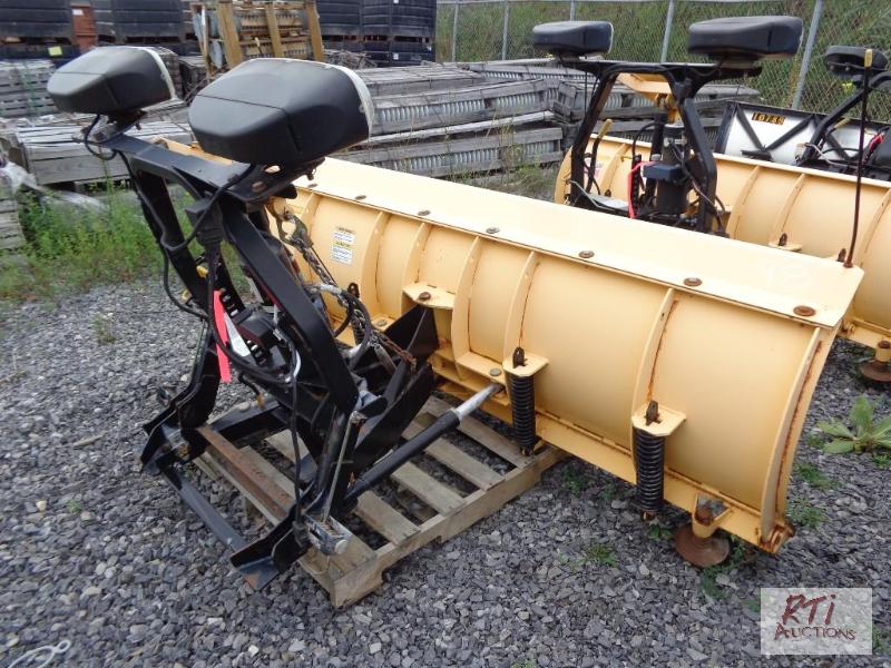 lot 98 image: Fisher 7.5 Storm Guard Minute Mount snowplo...