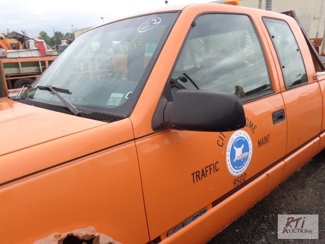 lot 22 image: 1995 GMC K 1500 4WD Ext Cab Pickup Truck, VIN...