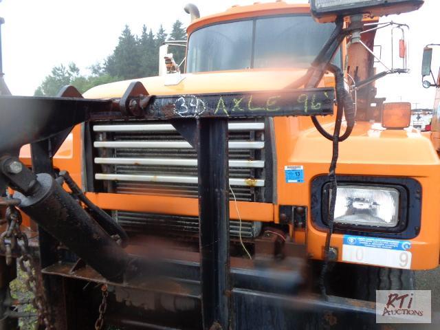 lot 35 image: 1996 MACK RD690P SA PLOWDUMP Truck, VIN1M2...
