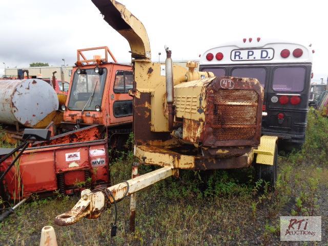 lot 47 image: 1989 VERMEER 1250 Brush Chipper. 6 cyl. Gas E...