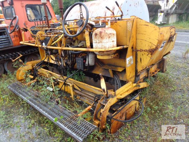 lot 48 image: 1980 MAULDIN Paver, Kohler engine, 8ft Basic ...