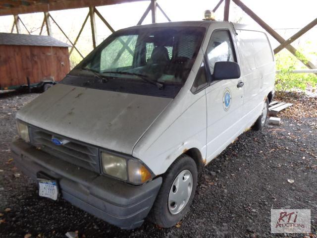 lot 13 image: 1996 Ford Aero-Star Van, VIN 1FTDA14U8TZA560...