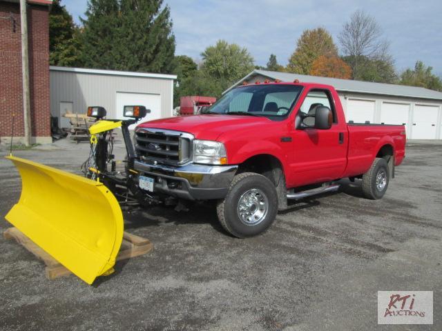 lot 19 image: 2003 Ford F250SD XLT 4WD pickup, VIN# 1FTNF21...