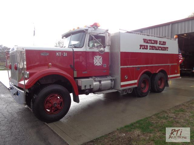 lot 32 image: 1983 AUTOCAR TA Fire Tanker Truck, VIN 1WBU...