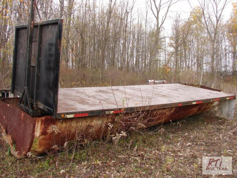 lot 42 image: Flatbed body, 20 ft length, 8 ft. width and f...