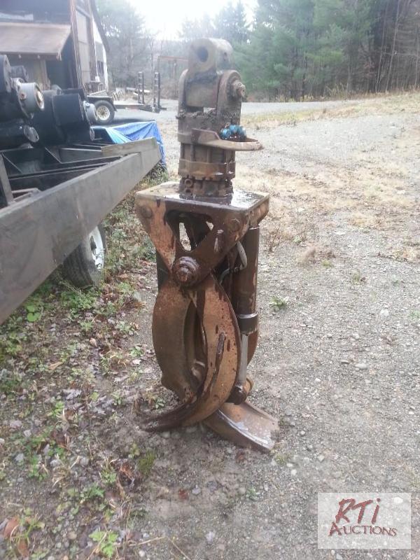lot 45 image: 442 Prentice Grapple. Buyer is responsible fo...