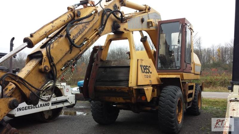lot 51 image: 1991 Case 1085C rubber tired excavator, VIN#J...