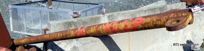 lot 27 image: Spreader bar 14 ft5 inch x 6 ft6 inch ,...