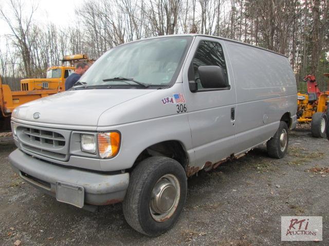 lot 11 image: 1999 Ford E250 cargo van, VIN# 1FTPE242XXHC16...