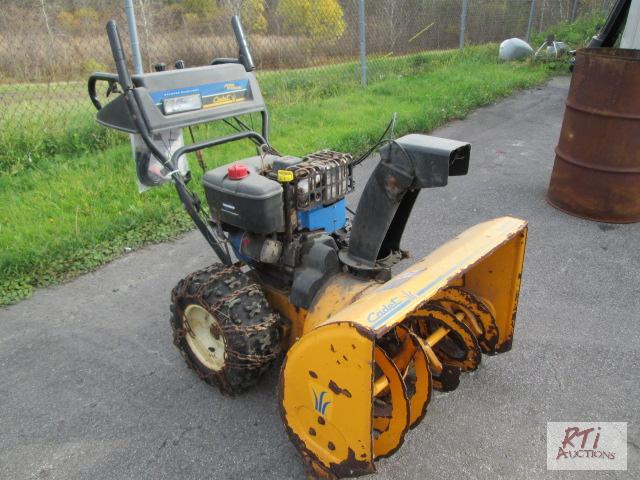 lot 13 image: 1997 Cub cadet 1130SF walk behind snow blower...
