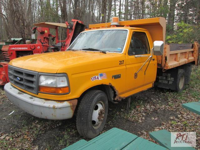 lot 2 image: 1997 Ford F350 2WD dump, VIN# 1FDKF37H6VEC113...