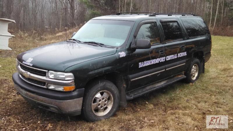 lot 13 image: 2002 Chevy Suburban, VIN#1GNFK16Z12J156634 wi...