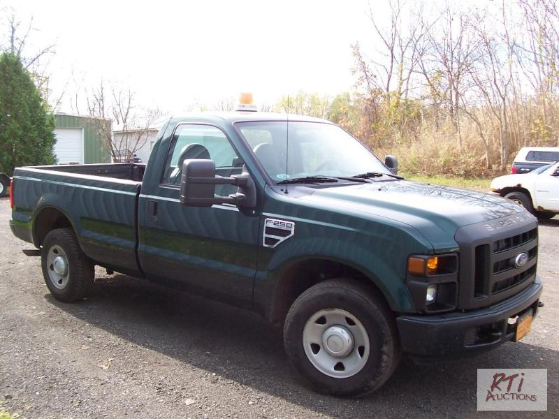 lot 2 image: 2009 Ford F250SD 2WD regular cab pickup, VIN#...