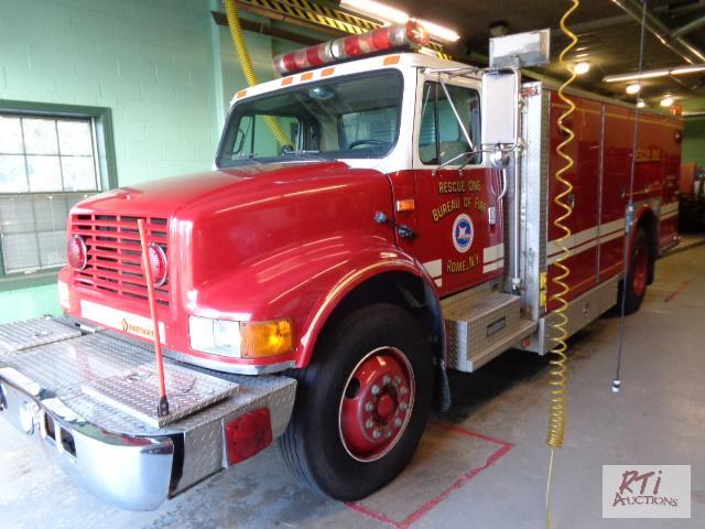 lot 23 image: 1991 IH 4900 SA Rescue Truck, VIN 1HTSDNZN8...