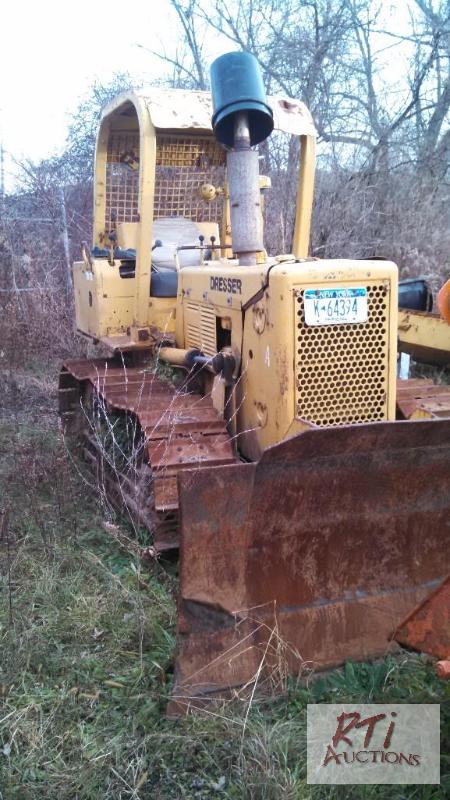 lot 27 image: 1980 DRESSER TD-7E Dozer wGearmatic Winch, S...
