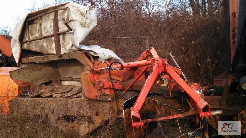 lot 30 image: KUHN GMD500SHD Disc. Mower, SN B0015. Parts ...