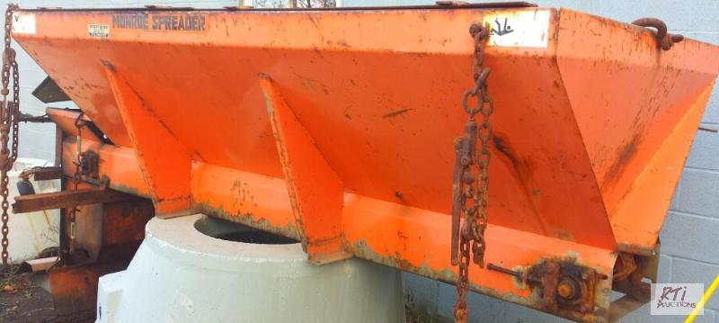 lot 38 image: 8 Monroe salt spreader. Hydraulic driven. Go...