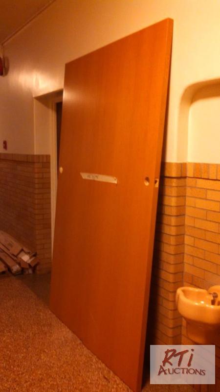 lot 52 image: (6) Doors, (2) 30in x94in, (2) 24in x 83in, (...