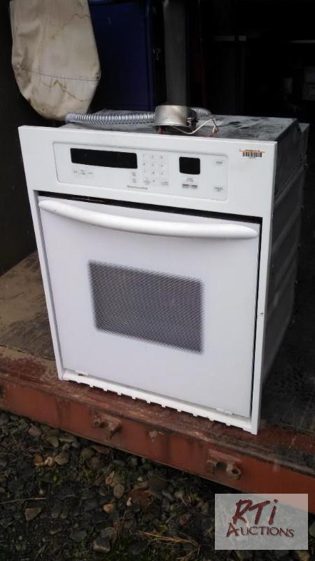 lot 54 image: Kitchenaid electric oven. Md#KEBC141KWHO. Uni...