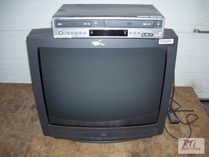 lot 71 image: 1) 27 JVC Model AV-27BM television, working c...