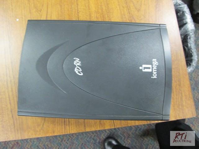 lot 106 image: Iomega CD writer CDDVD482416E23, condition un...