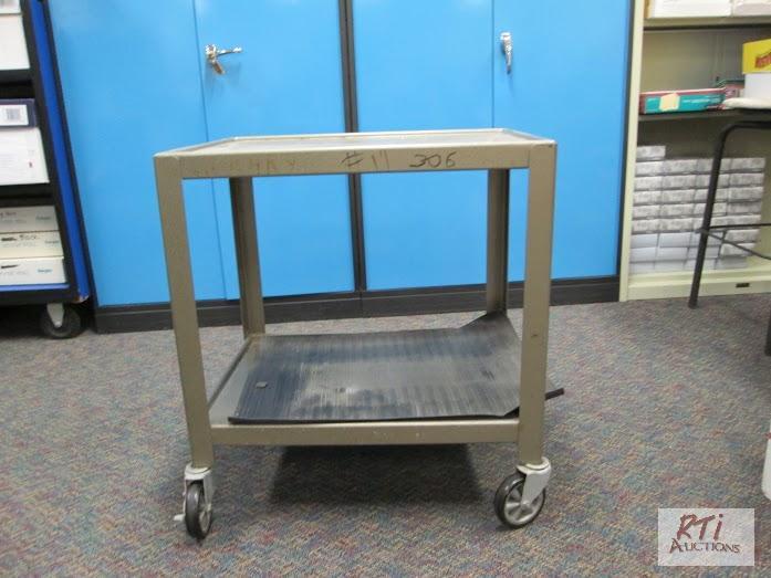 lot 109 image: 26 computer cart, For additional information ...