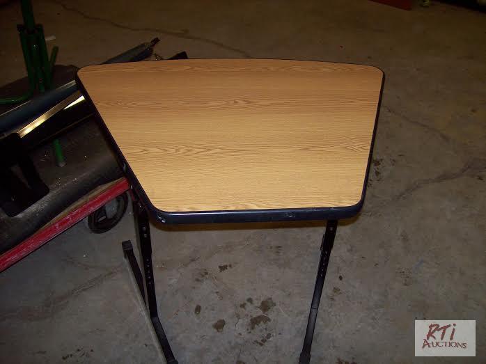 lot 114 image: (5) various desk chairs, small trapezoid tabl...