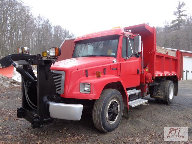 lot 12 image: 1998 FREIGHTLINER FL-80 SA PlowDump Truck, ...