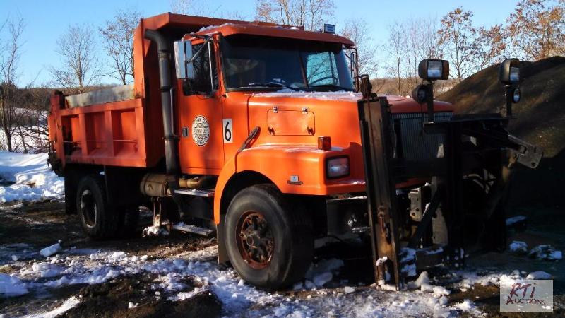lot 14 image: 1994 Volvo SA dump, with sander, plow and win...