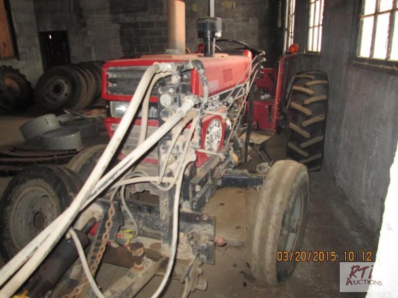 lot 27 image: CaseIH 385 2WD TractorBroom, ROPS Canopy, D...