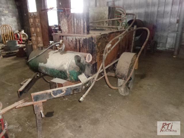lot 37 image: AEROIL Tar Kettle on trailer, B&ampS engine....