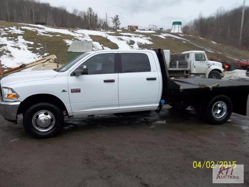 lot 4 image: 2011 Dodge Ram 3500, 4x4, 6.7 cummins diesel,...