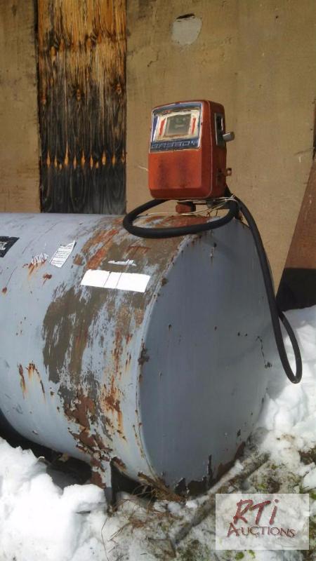 lot 43 image: 1000 Gallon Petroleum Tank welec. Pump. As-i...