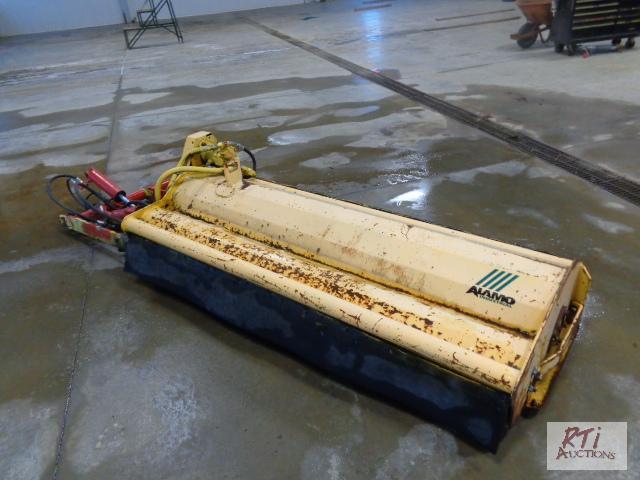 lot 50 image: ALAMO 6 Industrial Mid-mount Flail mower. Mou...