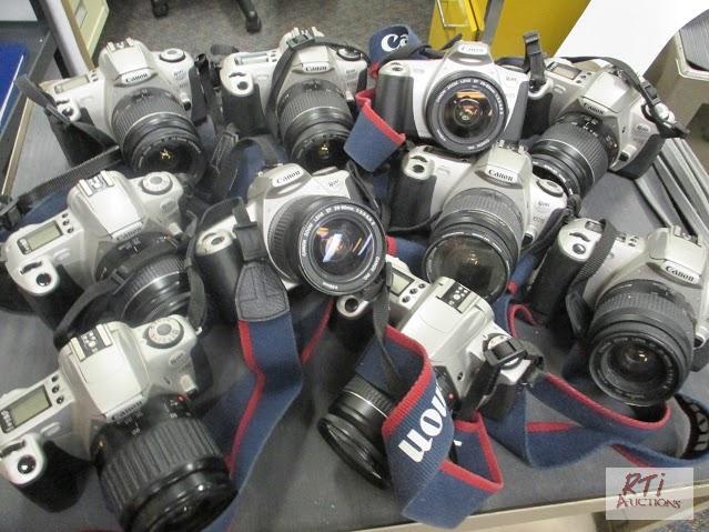 lot 88 image: (10) Canon Rebel 2000 35mm cameras, condition...