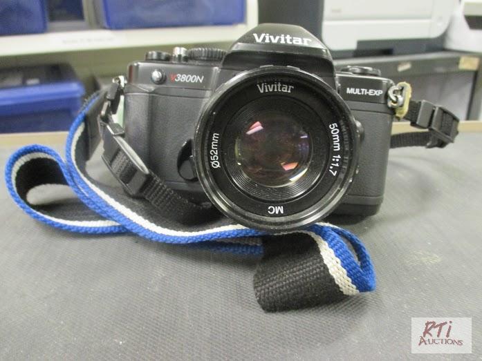 lot 98 image: Vivitar V3800N 35mm camera, condition unknown...