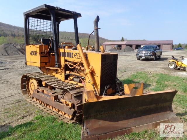lot 18 image: CASE 450B Dozer, SN 3070064. ROPS Canopy wr...