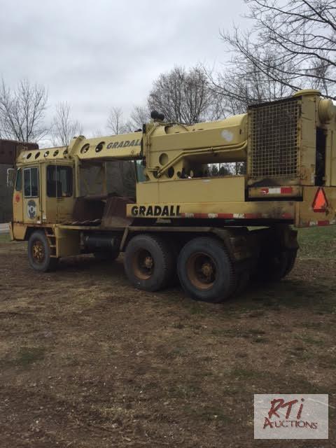 lot 24 image: 1991 GRADALL TA 660E Truck Excavator, VIN 1...